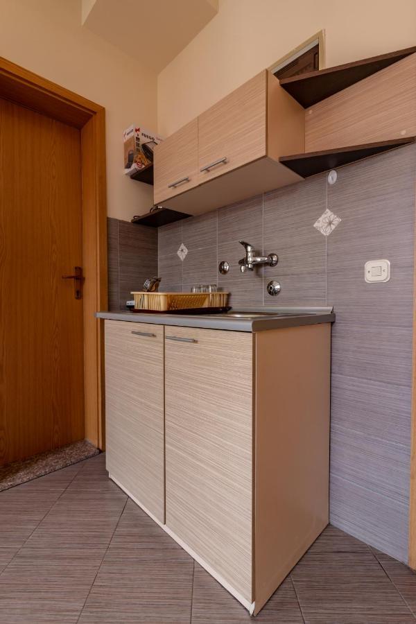 Denicia Apartments โอครีด ภายนอก รูปภาพ